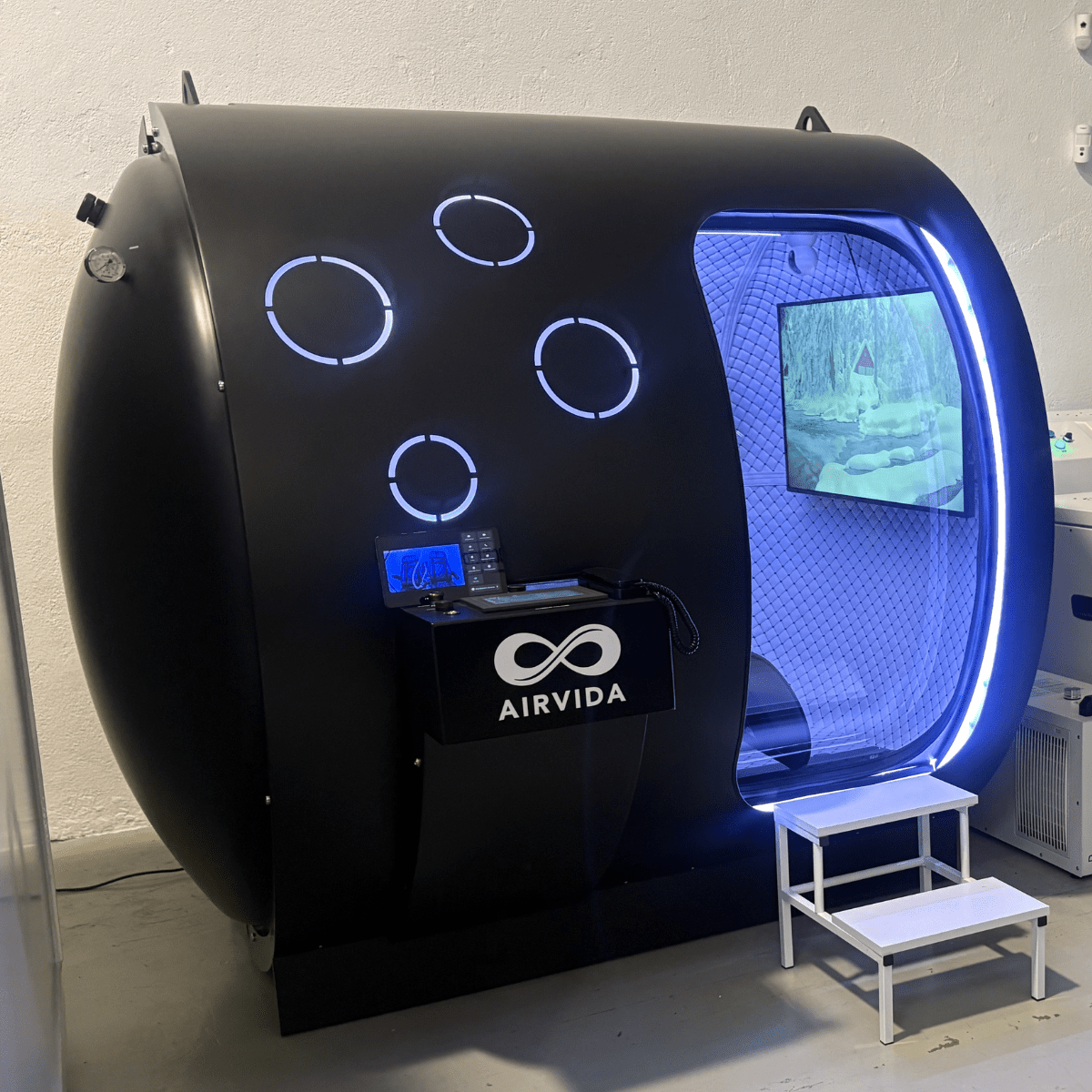 2.0 ATA Hardshell Multiplace Hyperbaric Chamber with BIBS